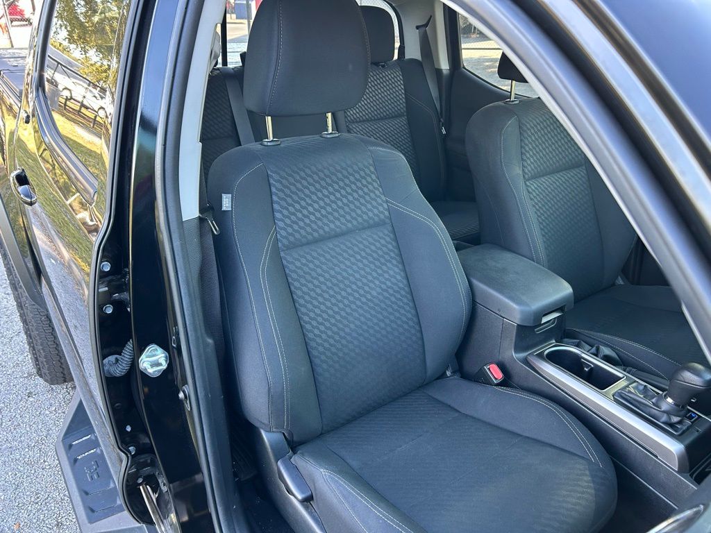 Thumbnail: 2023 Toyota Tacoma - 15