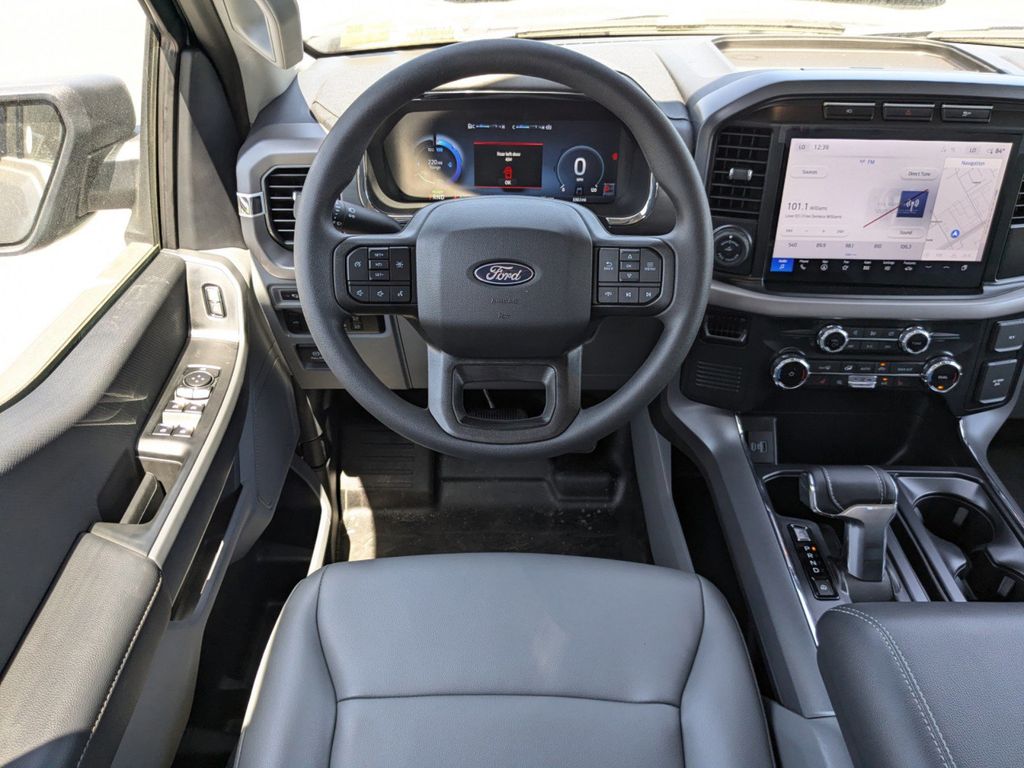 2024 Ford F-150 Lightning Pro