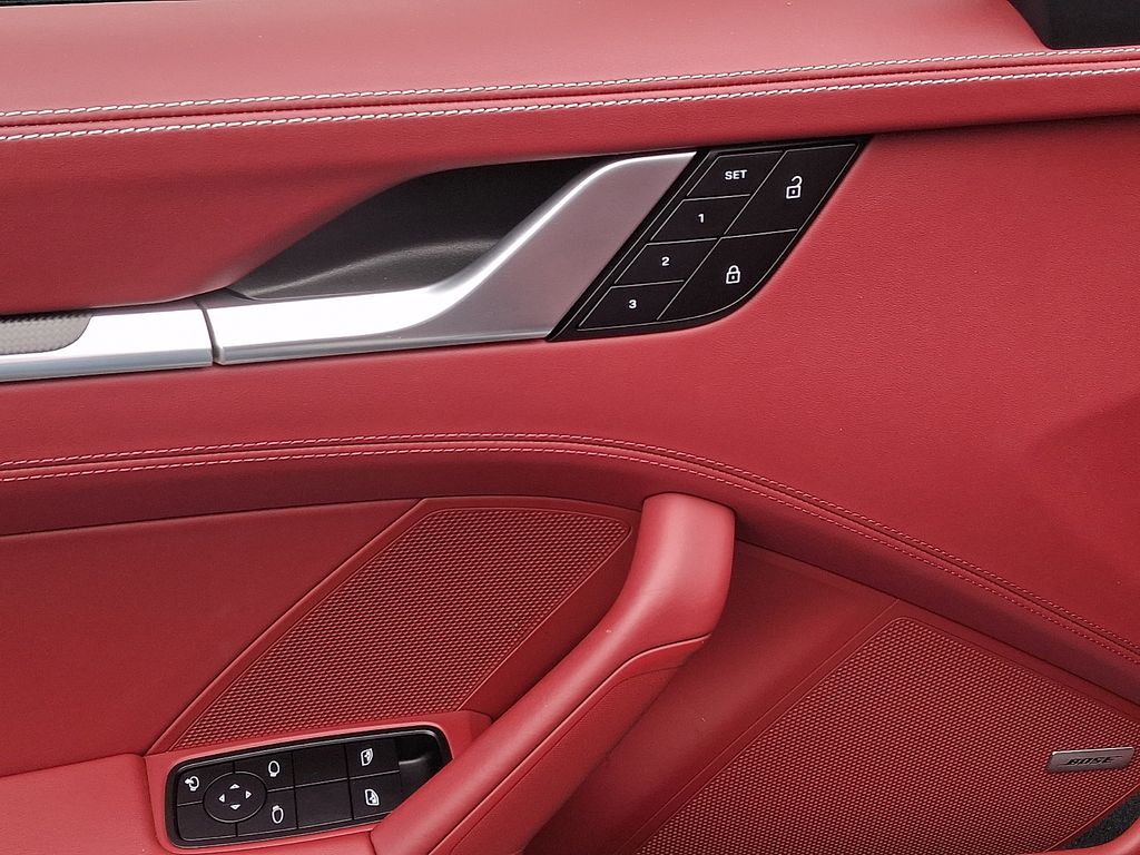 Thumbnail: 2022 Porsche 911 - 12