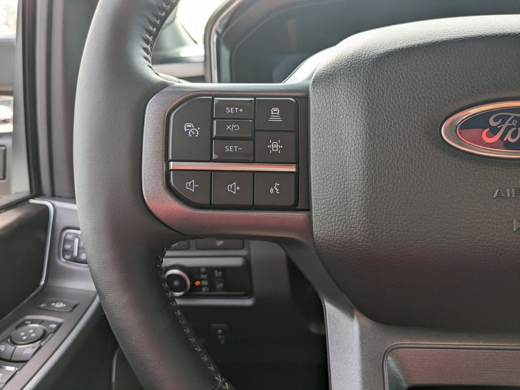 2024 Ford F-250 Super Duty Black Widow