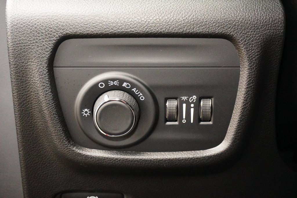 Used Car 2024 Jeep Grand Cherokee  Laredo X For Sale Under $30,000 In Weatherford, Texas