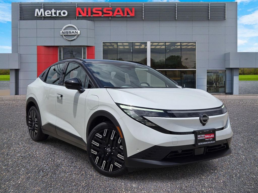 2026 Nissan Leaf Platinum+'s photo