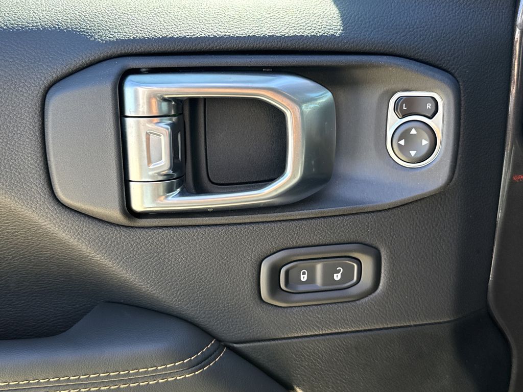 2026 Jeep Wrangler Sahara - 10