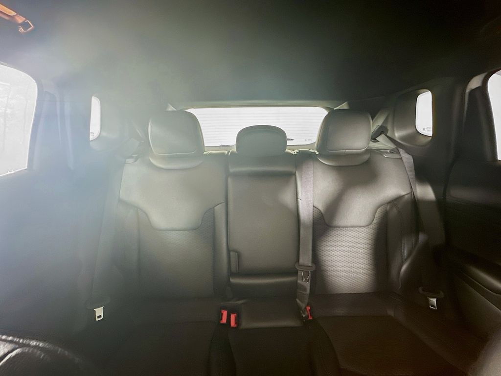 New 2026 White Jeep Latitude Altitude image 10