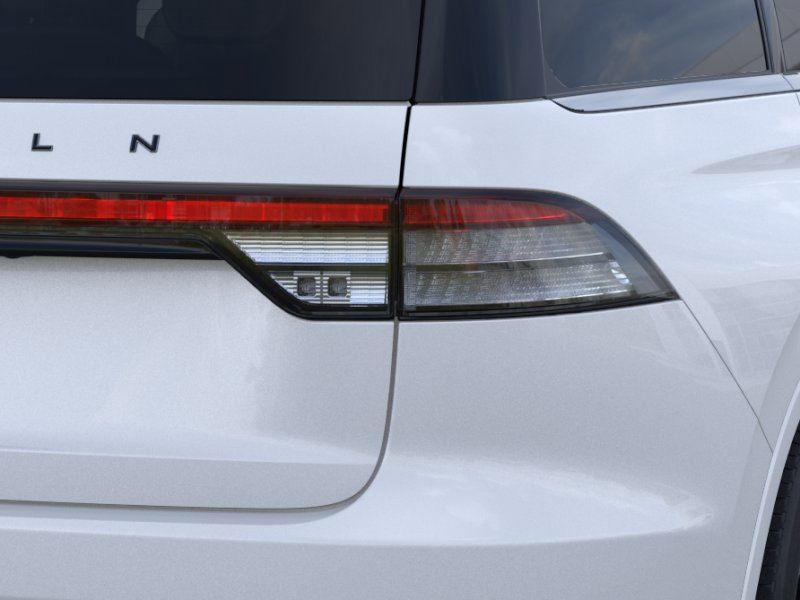 Thumbnail: 2026 Lincoln Aviator - 21