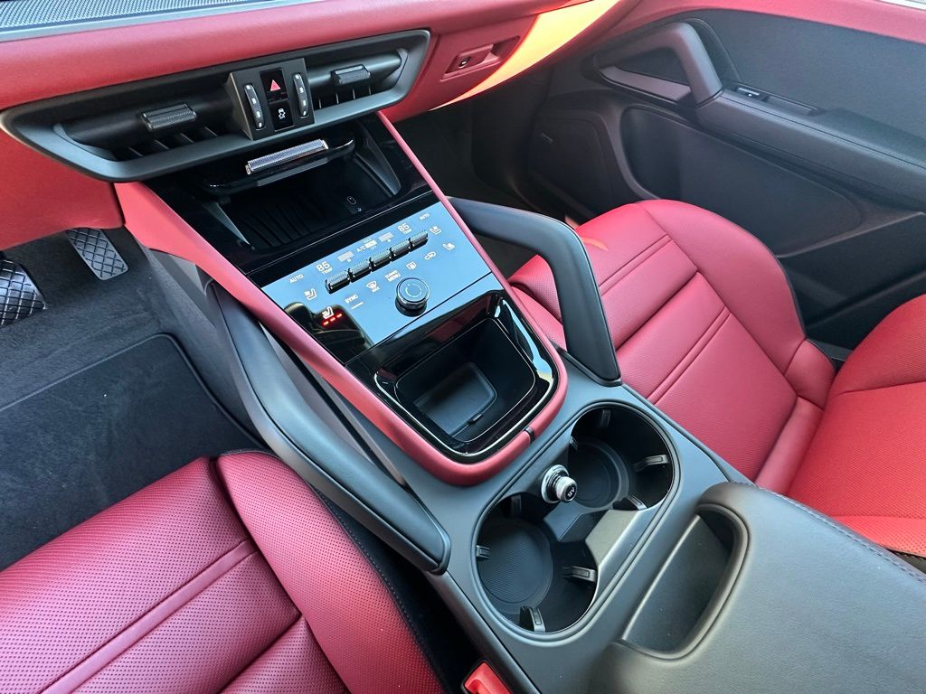 Thumbnail: 2026 Porsche Cayenne - 29