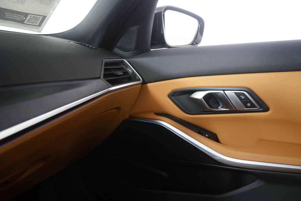 Thumbnail: 2023 BMW 3 Series - 26