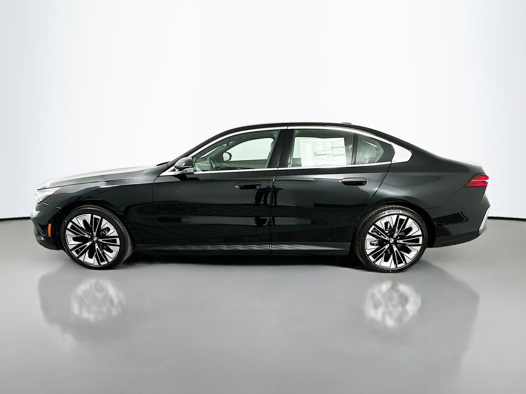 Thumbnail: 2026 BMW i5 - 8