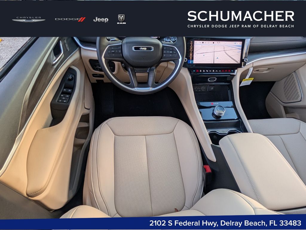 new 2026 Jeep Grand Cherokee car, priced at $42,650