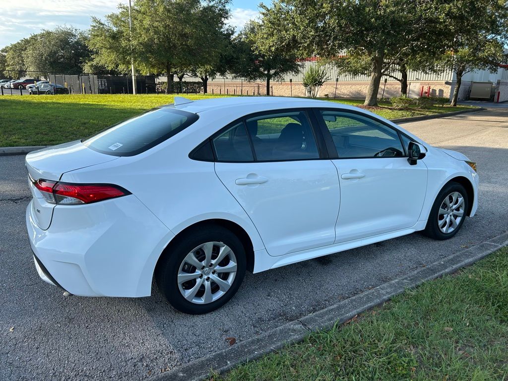 Thumbnail: 2022 Toyota Corolla - 5