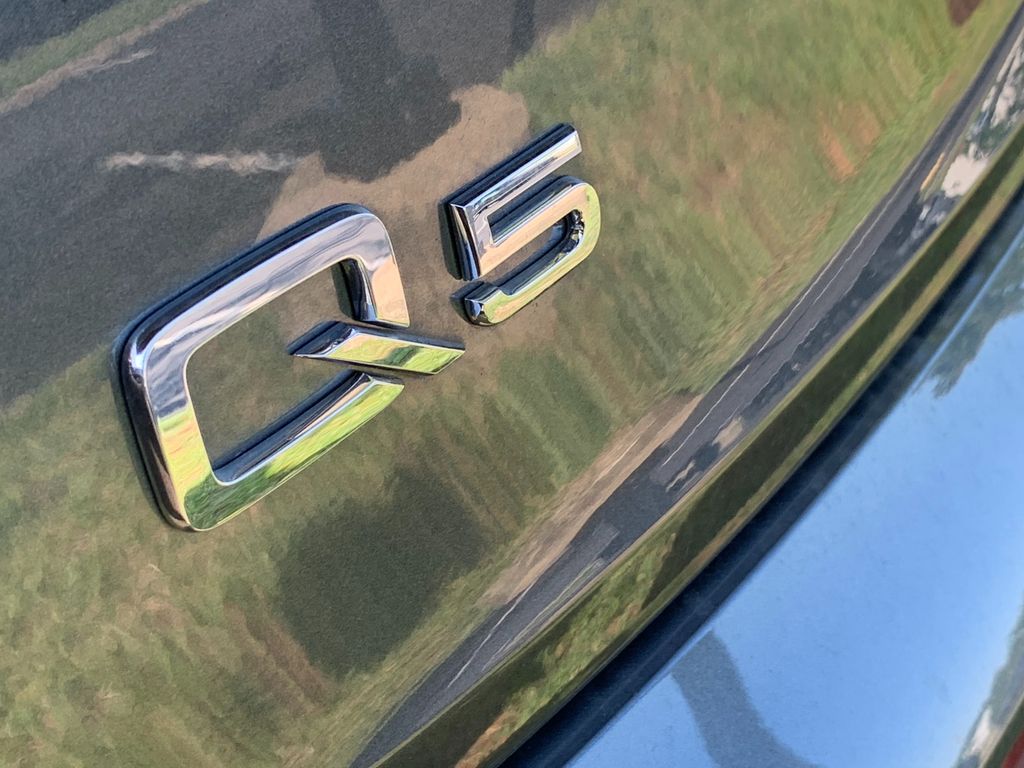Thumbnail: 2023 Audi Q5 - 8