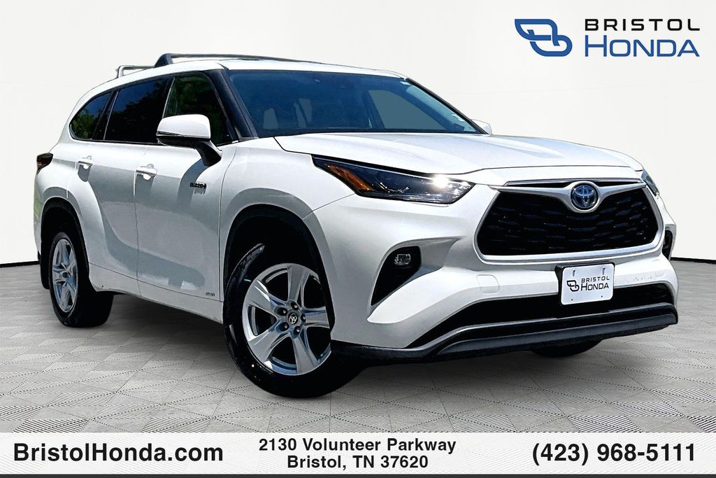 White (Blizzard Pearl) 2021 Toyota Highlander Hybrid LE AWD SUV / Crossover All-Wheel Drive Continuously Variable Transmission
