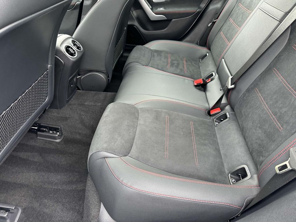 2025 Mercedes-Benz CLA 250 21