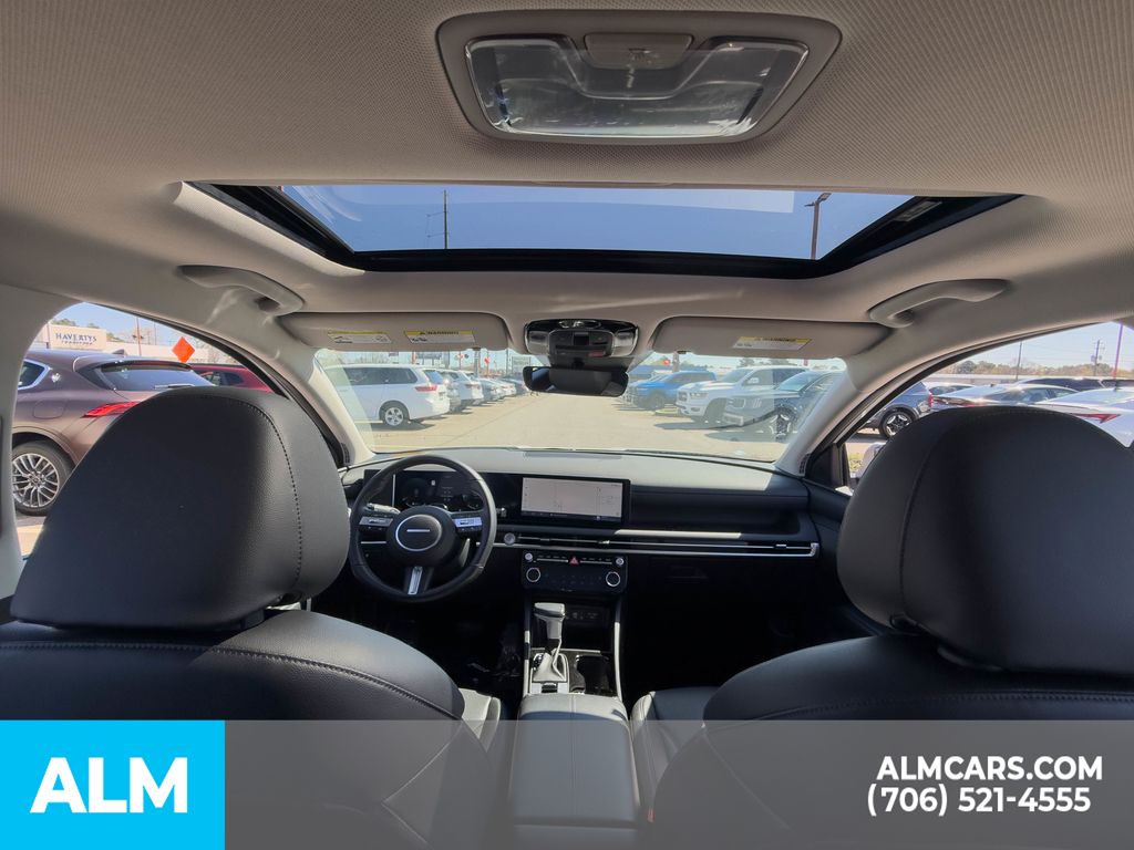Certified Used 2025 White Hyundai SEL Convenience image 18