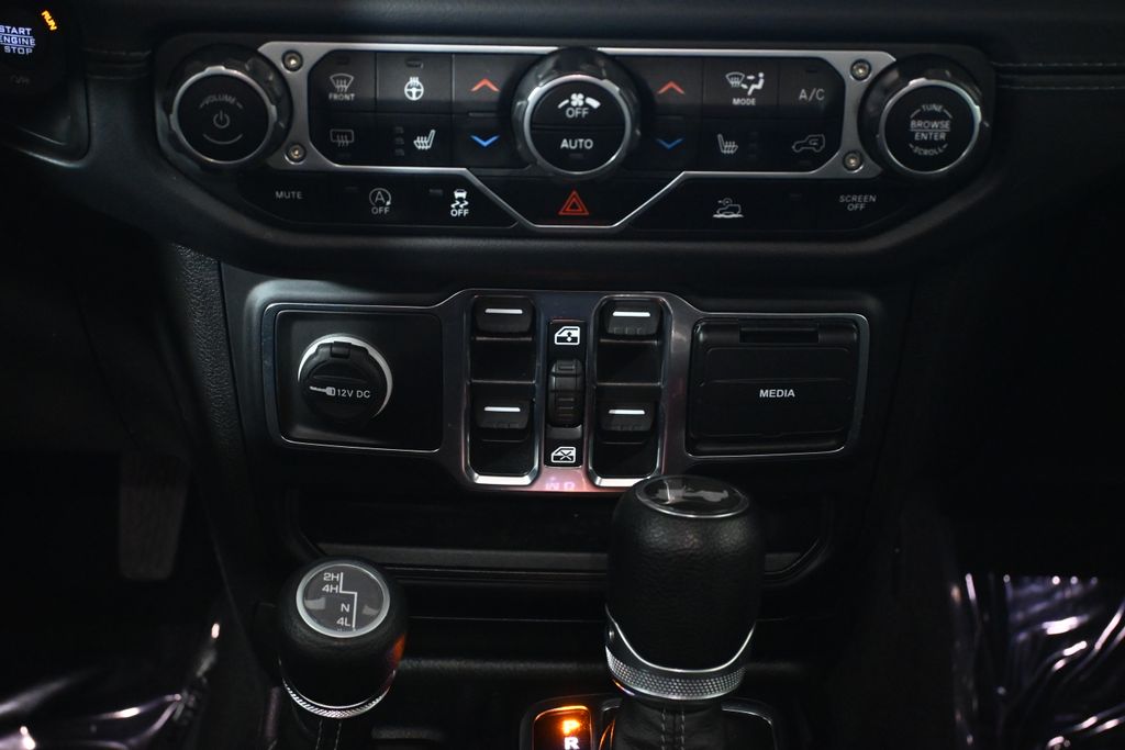 Thumbnail: 2024 Jeep Wrangler - 23