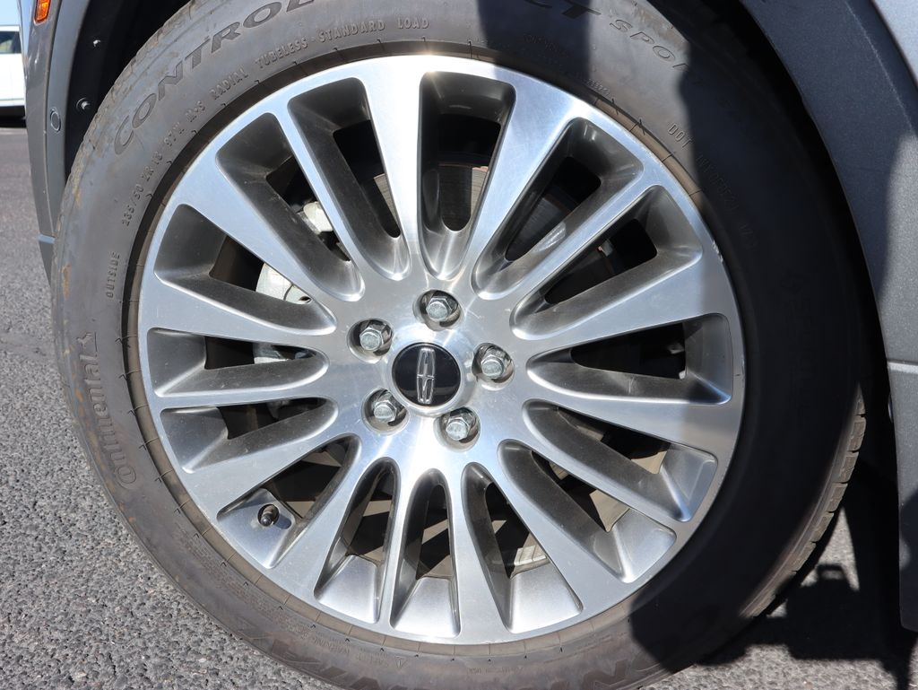 Thumbnail: 2017 Lincoln MKC - 14