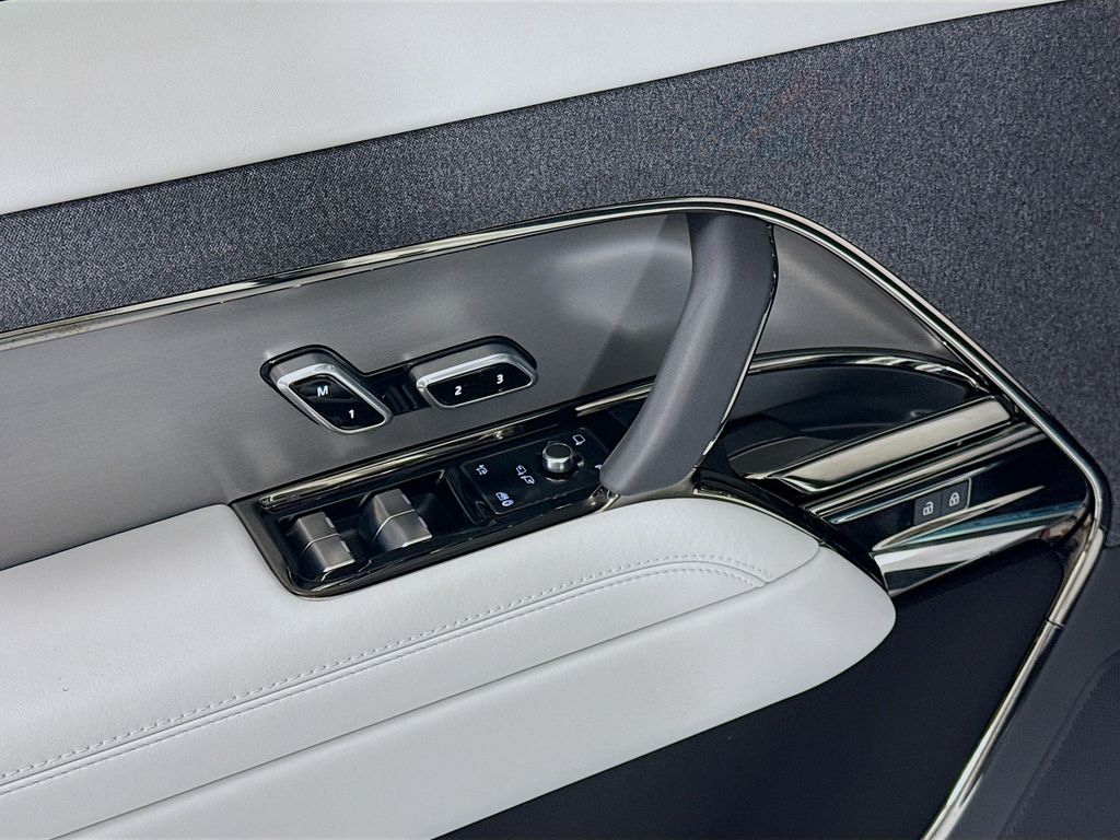 Thumbnail: 2026 Land Rover Range Rover Sport - 23
