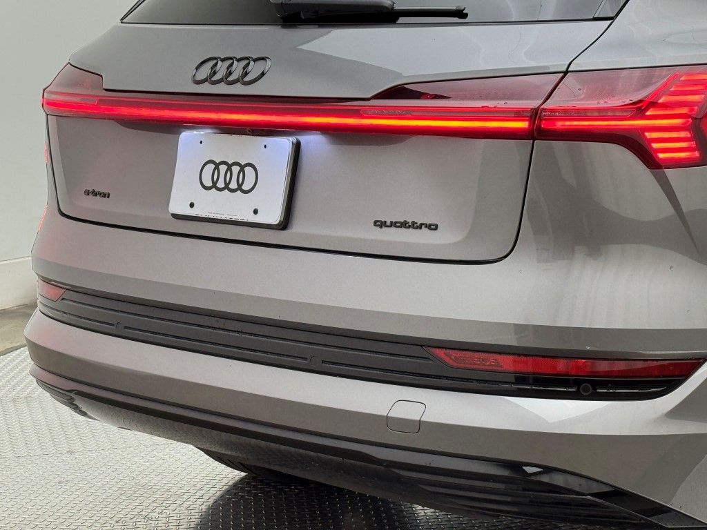 2023 Audi e-tron Premium Plus 18