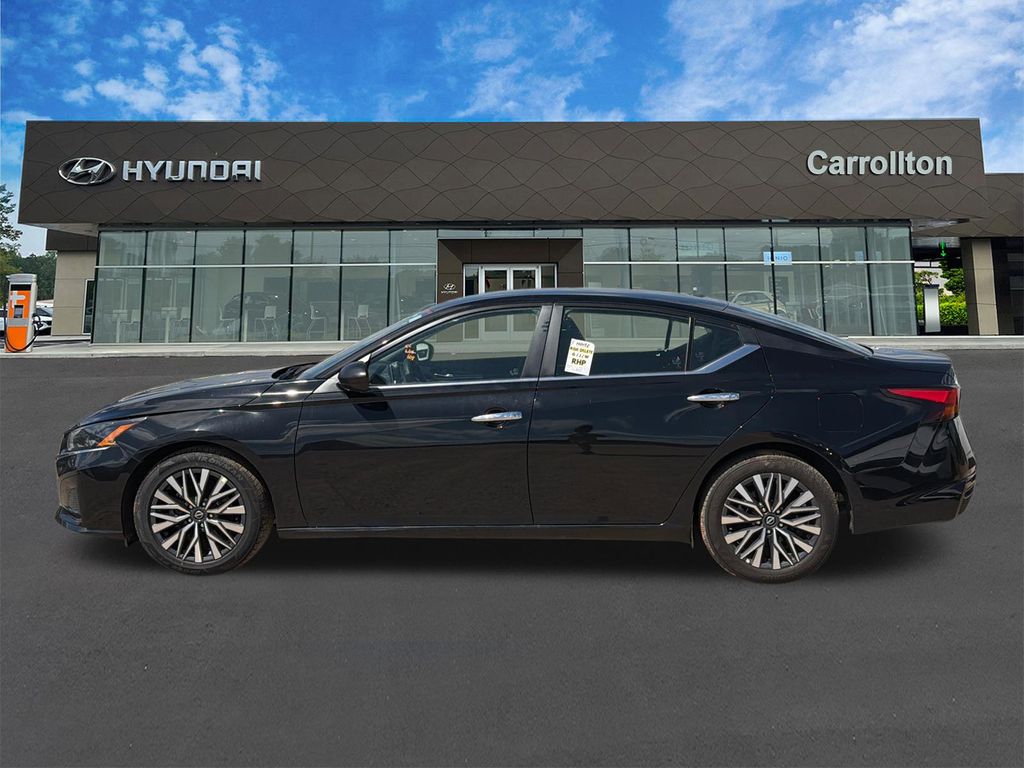 Used 2025 Black Nissan 2.5 SV image 8