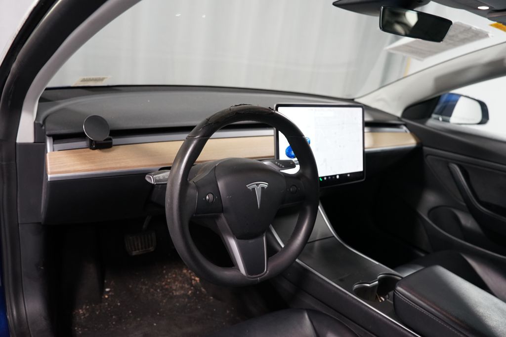 Thumbnail: 2020 Tesla Model 3 - 7