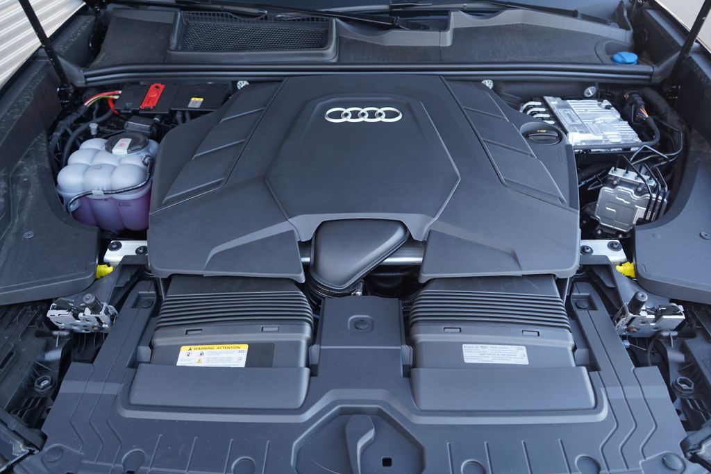 Thumbnail: 2026 Audi Q8 - 12