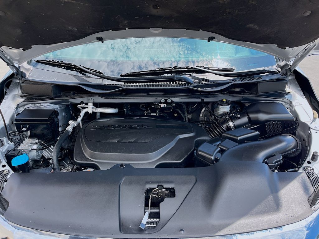 Used 2023 Silver Honda Touring image 33