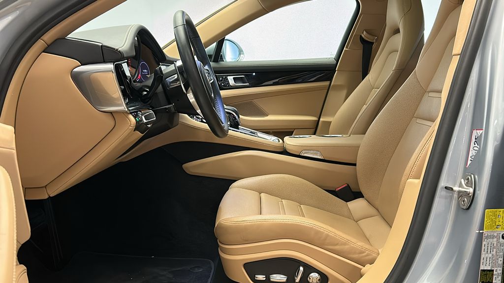 2020 Porsche Panamera Base 12