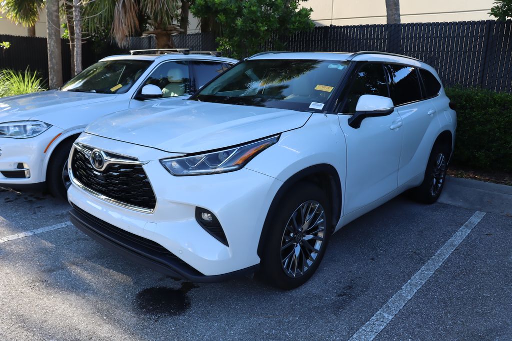 Thumbnail: 2022 Toyota Highlander - 1
