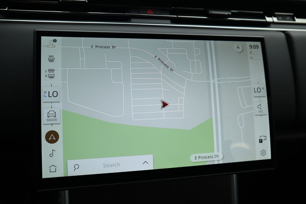 2025 Land Rover Range Rover SE 15