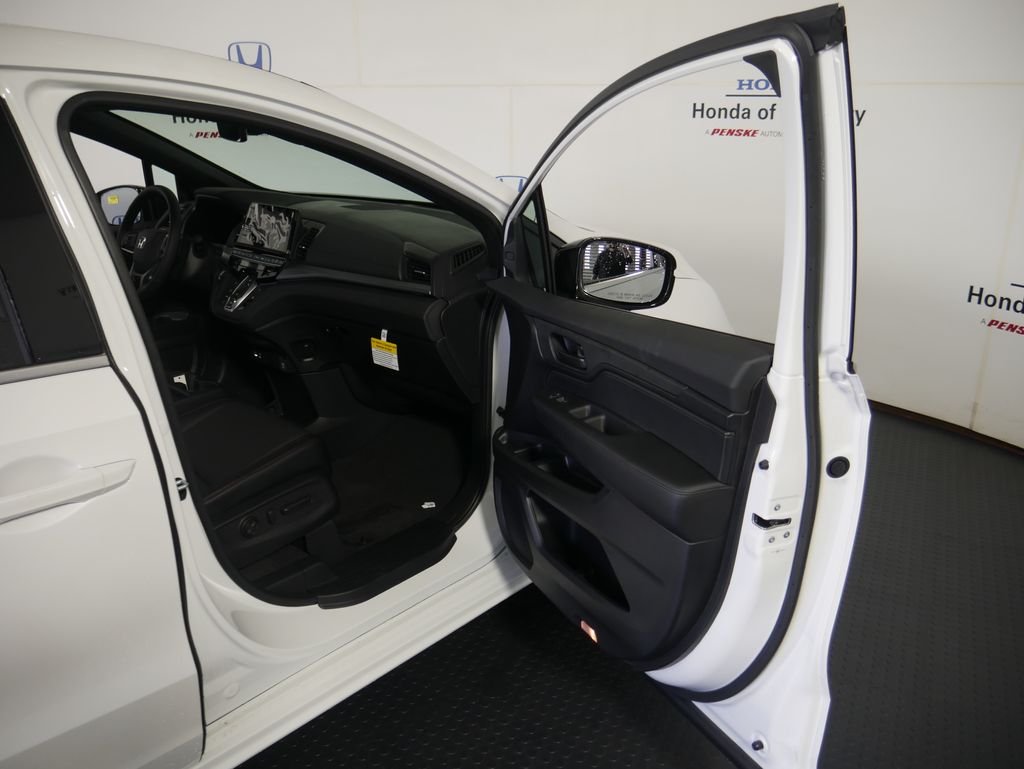 Thumbnail: 2026 Honda Odyssey - 7