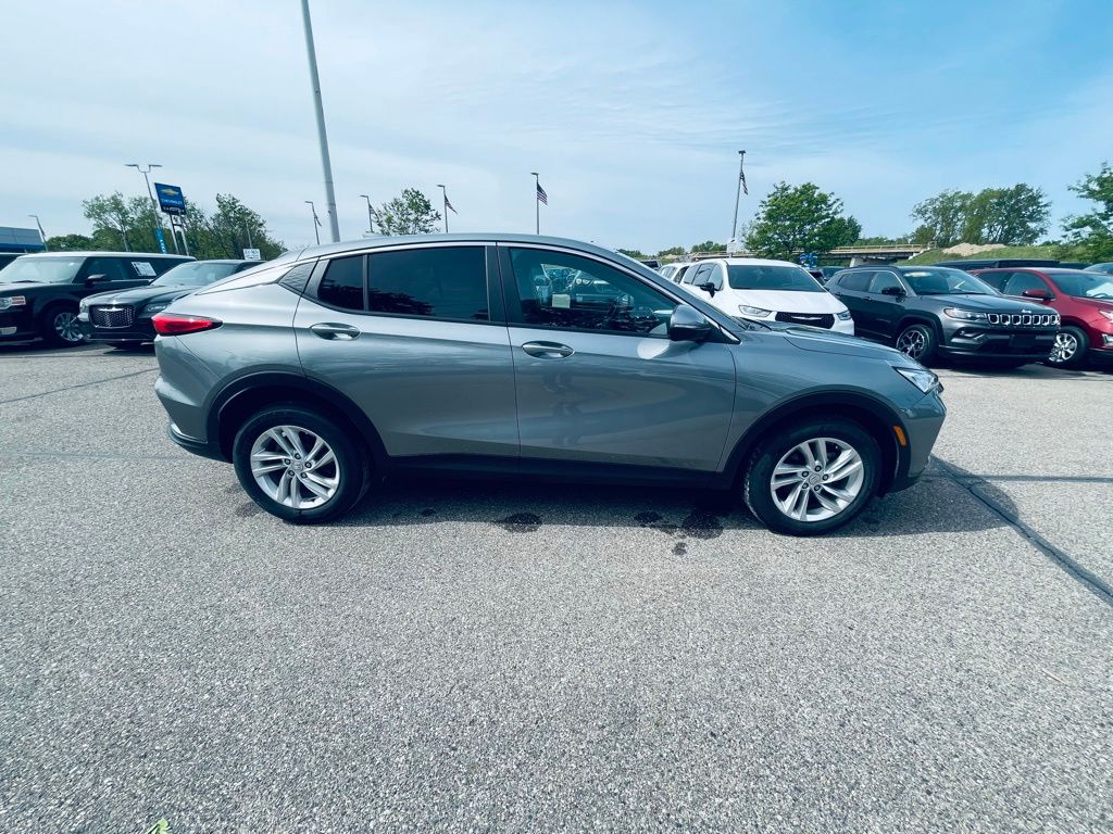 View vehicle photo 7