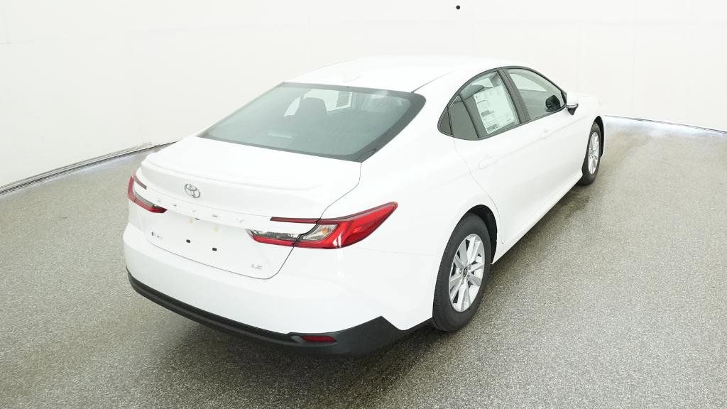 2025 Toyota Camry LE 18