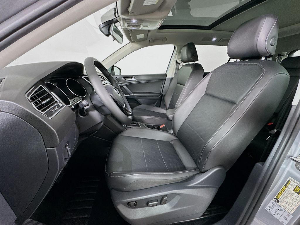 Thumbnail: 2020 Volkswagen Tiguan - 20