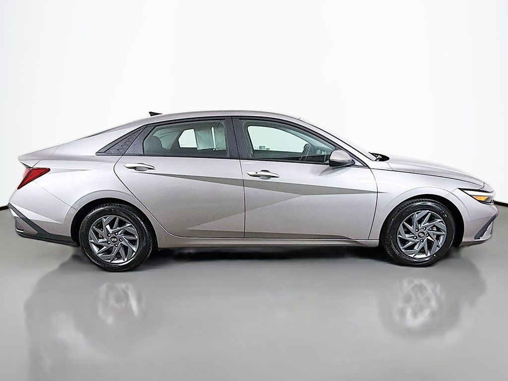 Used 2024 Silver Hyundai SEL image 15