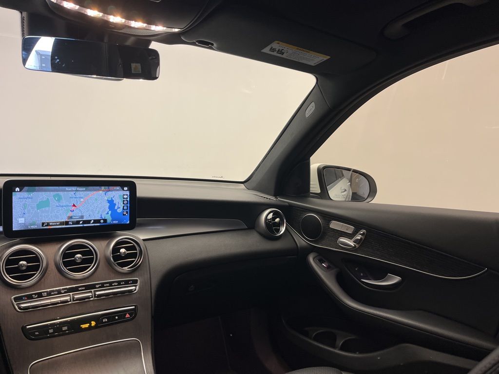 Thumbnail: 2022 Mercedes-Benz GLC - 27