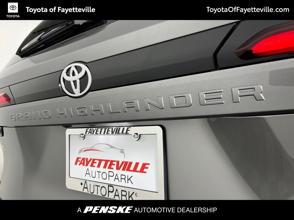 Thumbnail: 2026 Toyota Grand Highlander - 3