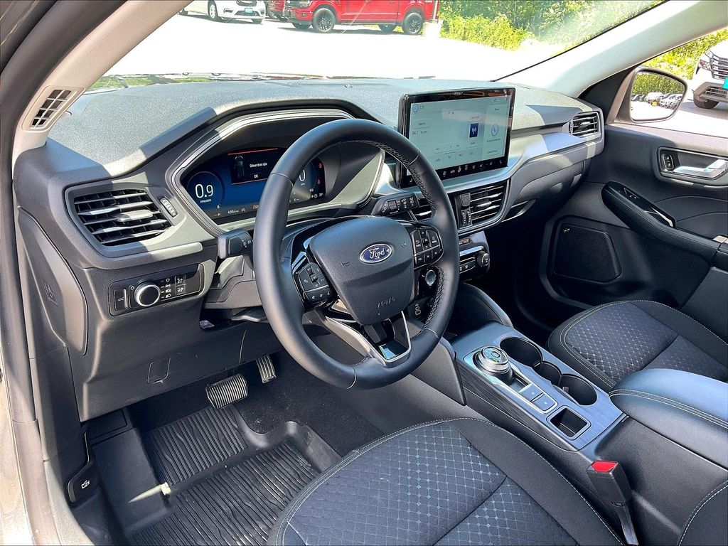 2025 Ford Escape — photo 8