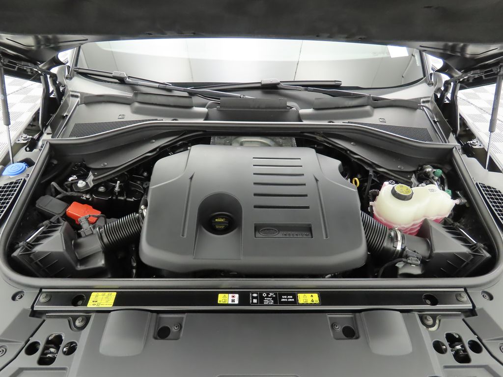 Thumbnail: 2025 Land Rover Range Rover Sport - 28