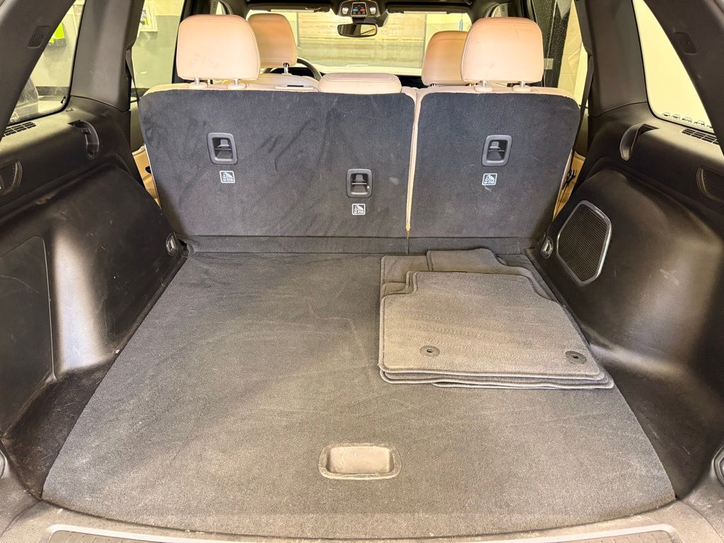 Thumbnail: 2022 Jeep Grand Cherokee - 22