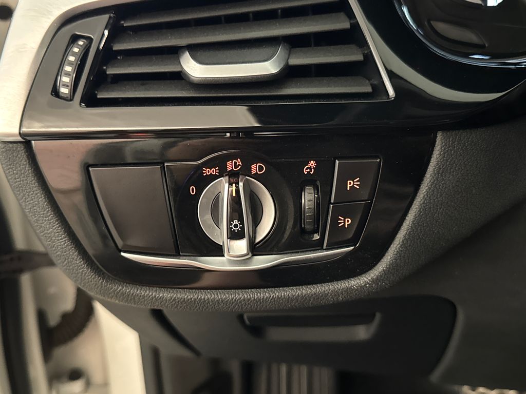 Certified Used 2019 White BMW 530i image 19