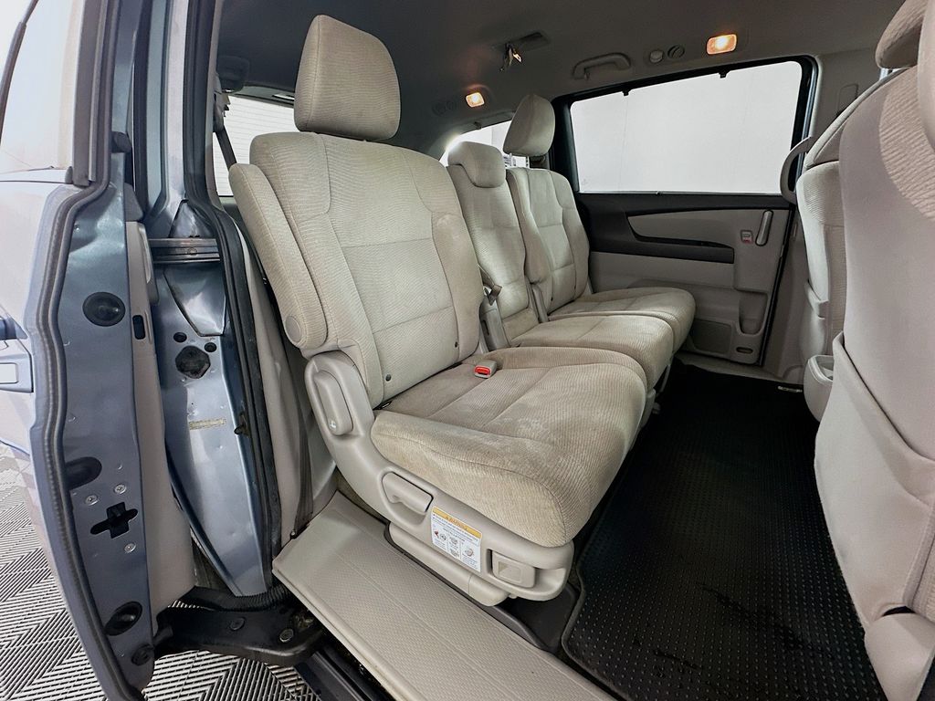 Thumbnail: 2011 Honda Odyssey - 24