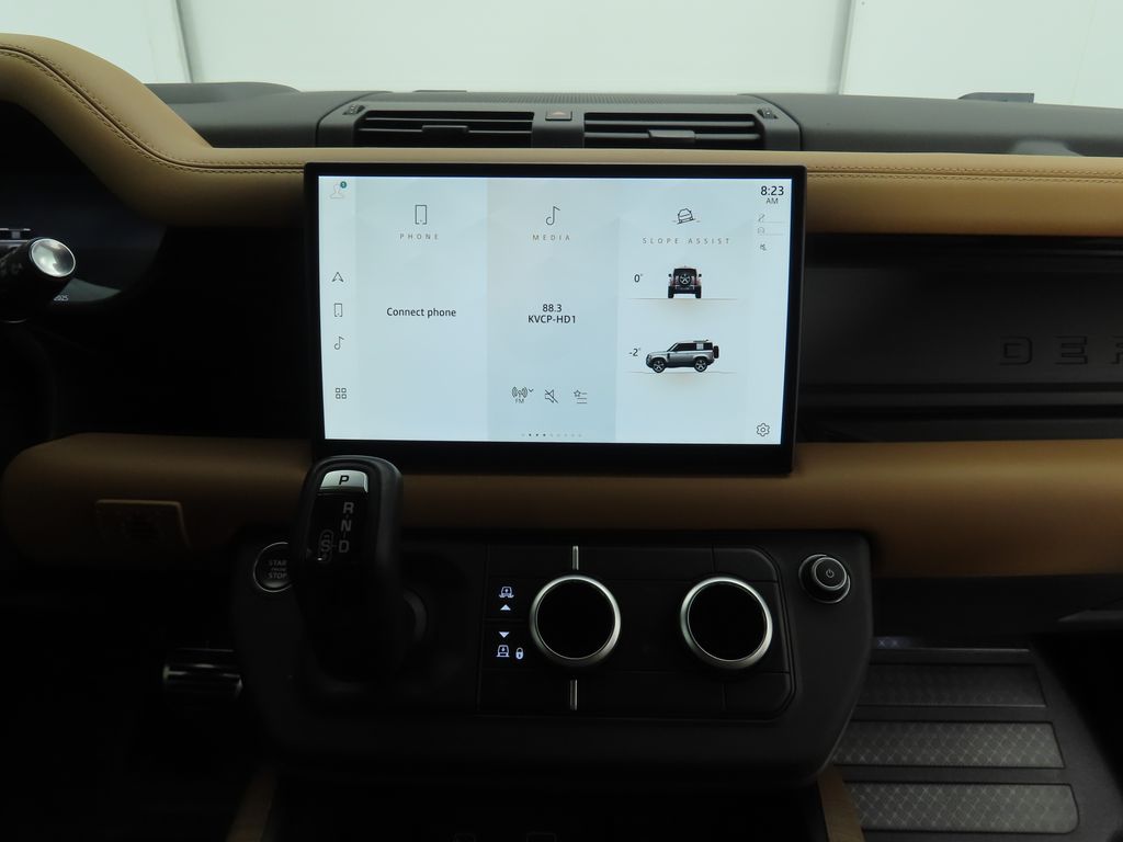 2023 Land Rover Defender 90 14