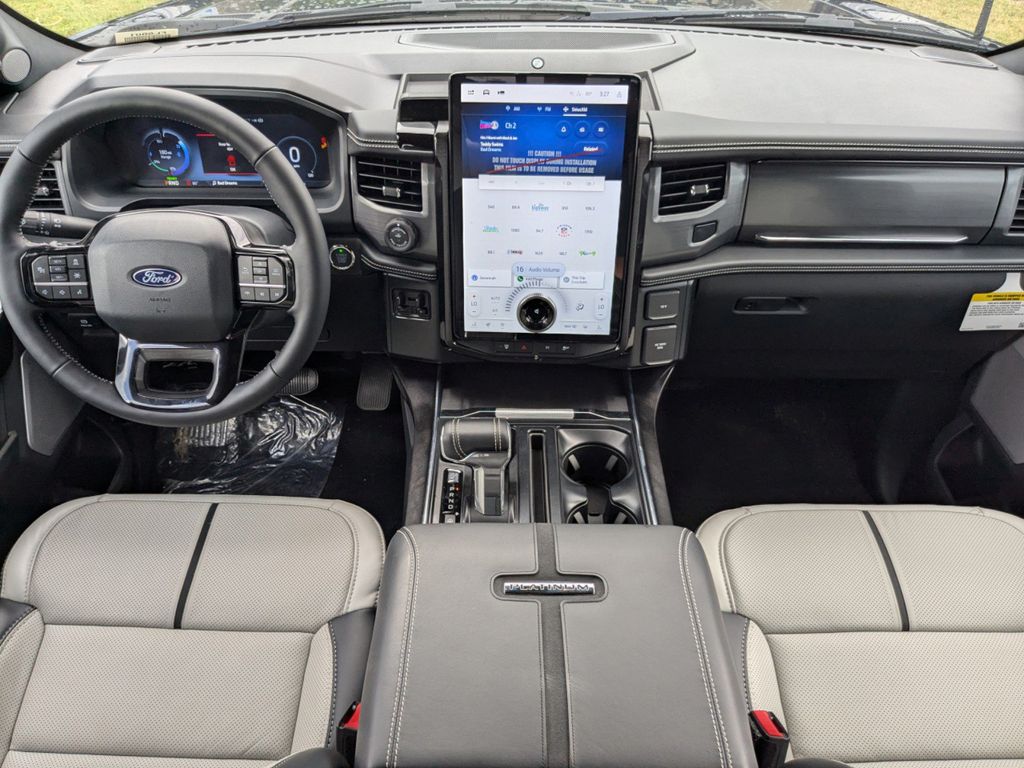 2025 Ford F-150 Lightning Platinum