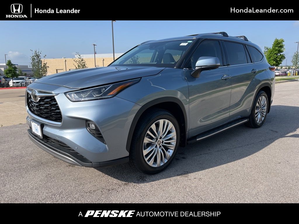 2023 Toyota Highlander Platinum Hero Image