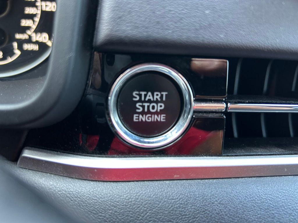 2023 Mitsubishi Outlander SE 28