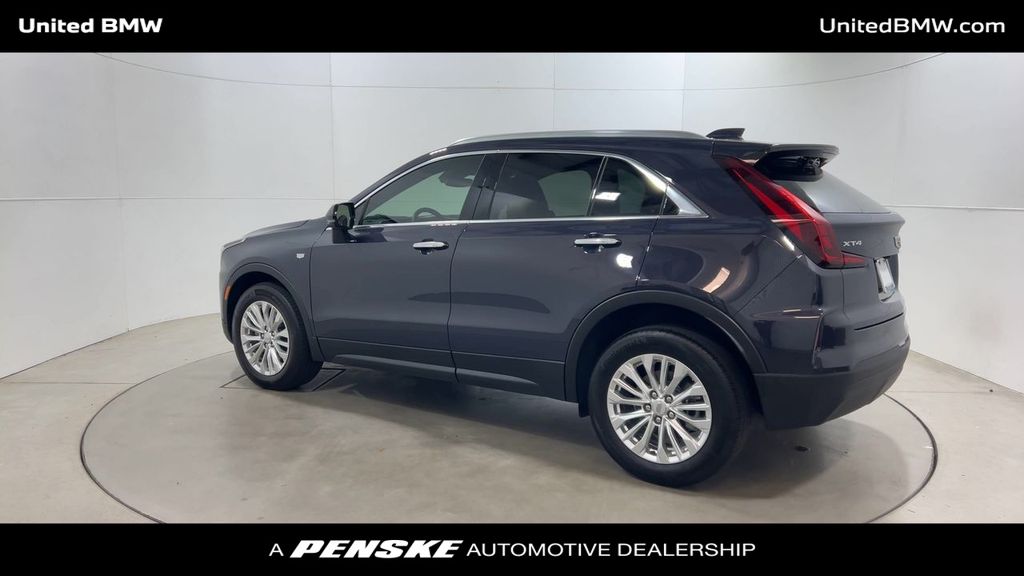 2024 Cadillac XT4 Luxury 6