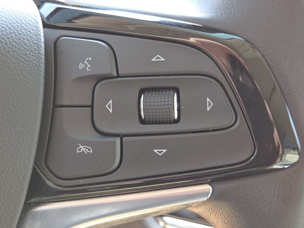 Used 2024 Black Buick Avenir image 11