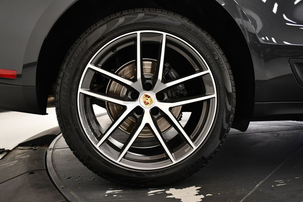 Thumbnail: 2025 Porsche Macan - 18