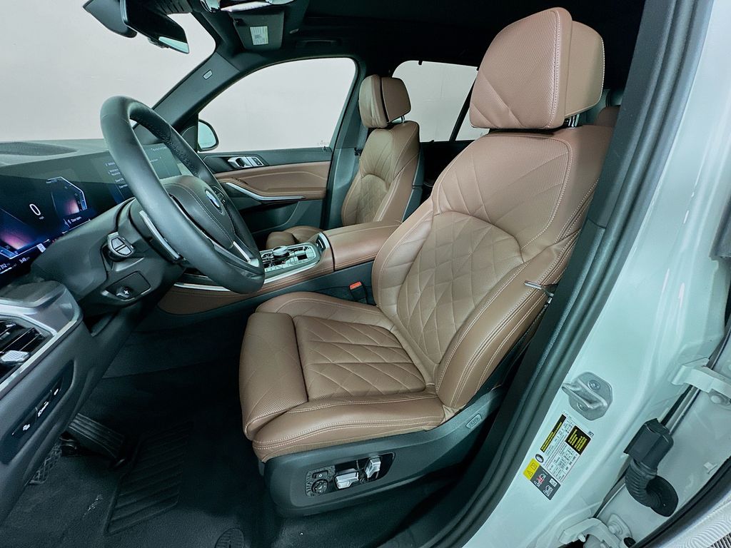 Thumbnail: 2025 BMW X5 - 21