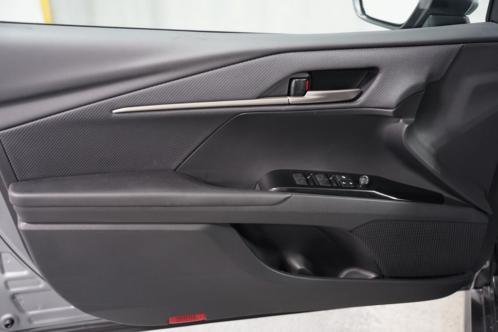 Thumbnail: 2025 Toyota Camry - 31